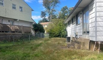 734 W BIRCHTREE Ln, Claymont, DE 19703