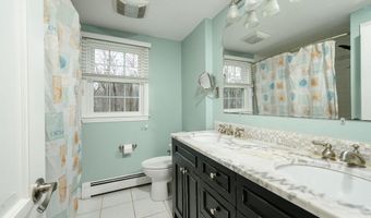 179 Russell Ln, Abington, MA 02351