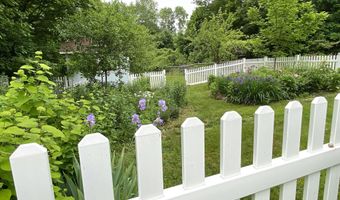 199 Main St, Belfast, ME 04915