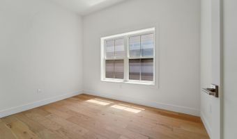 90 E 27TH St, Bayonne, NJ 07002