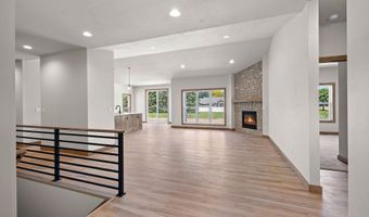 5728 W SPENCER St, Appleton, WI 54914