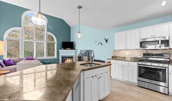 2 Beach Plum Lane U E, Bourne, MA 02532