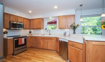 8069 Ashgrove Dr, Anderson Twp., OH 45244