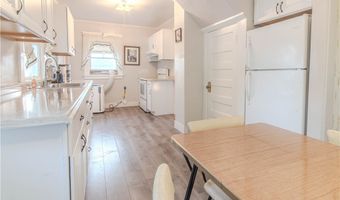17 Crossmon St, Alexandria Bay, NY 13607
