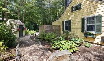 96 Steamboat St, Jamestown, RI 02835