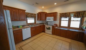 515 2nd Ave, Ackley, IA 50601