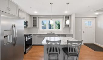 15 Curtis Cir 15, Avon, MA 02322