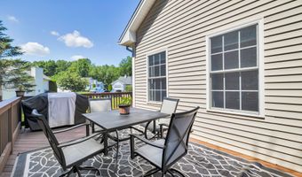 136 Pond View Cir 136, Beacon Falls, CT 06403