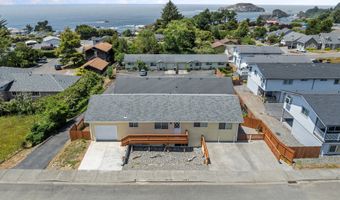 749 1ST St, Brookings, OR 97415