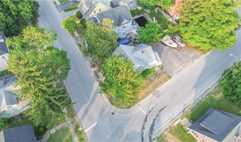17 Crossmon St, Alexandria Bay, NY 13607