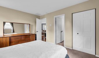 6 Roxbury Dr, Barnegat, NJ 08005
