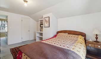 104 Highland Ave, Allegan, MI 49010