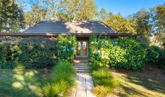 335 Pine Breeze Dr, Angwin, CA 94508