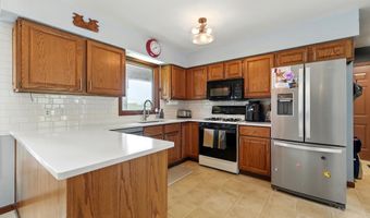 704 Redding Rd, Angola, IN 46703