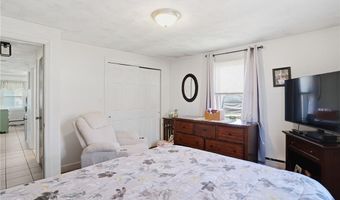 514 Killingly St, Johnston, RI 02919