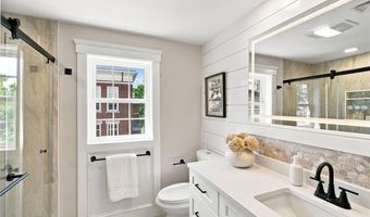 40 Congregational St, Bristol, RI 02809