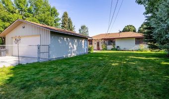 508 E Circle Dr E, Cody, WY 82414