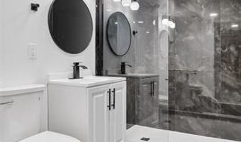 8664 Louise Ave, Allen Park, MI 48101