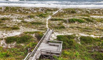 50 SEMINOLE LANDING Rd, Atlantic Beach, FL 32233