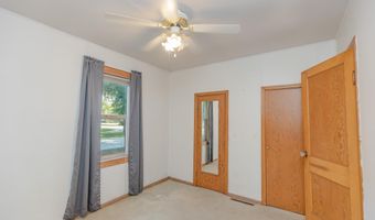 83 Rohr St, Arnolds Park, IA 51331