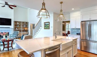 49 Walley St, Bristol, RI 02809