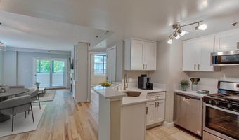 1050 N TAYLOR St 1-201, Arlington, VA 22201