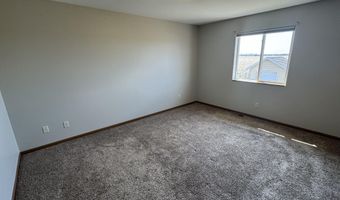 2214 S Lawson St, Aberdeen, SD 57401