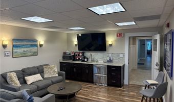 655 Main St 207, East Greenwich, RI 02818