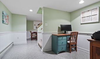 28 Lincoln Dr, Acton, MA 01720