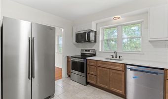 9100 Jonmar Ct, Affton, MO 63123