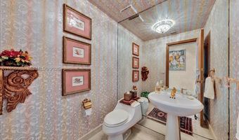 10101 Collins Ave 16B, Bal Harbour, FL 33154
