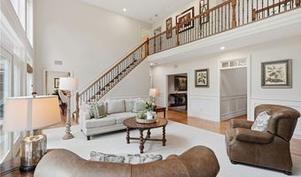 312 Aberdeen Ln, Aurora, OH 44202