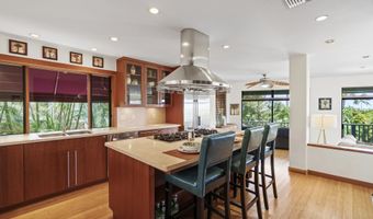 563 Mikioi Pl, Kihei, HI 96753