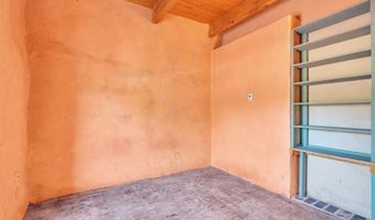 77 North Rd, Carson, NM 87517