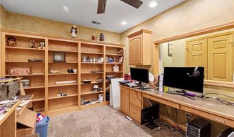 15733 Pine Cir, Basehor, KS 66007