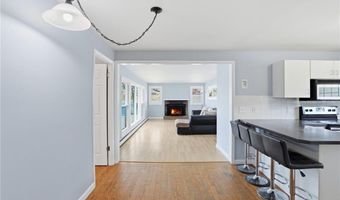 29 E Shore Dr, Coventry, RI 02816