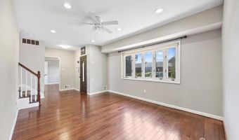 42 Mark Pl, Avenel, NJ 07001