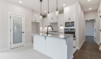 6704 Orange Ave, Bentonville, AR 72713
