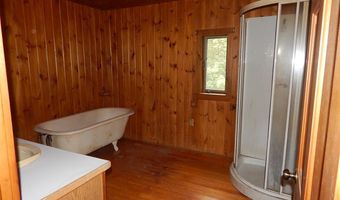 17 W Birch Ln, Beaver Cove, ME 04441