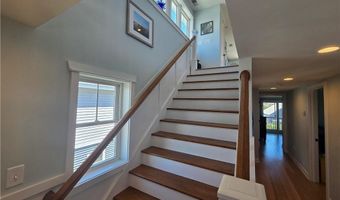 9 Arbeth Rd, Narragansett, RI 02879