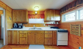10 S Oakwood Shoreline Dr, Bruce, SD 57220