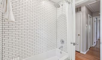 2647 S KENT St, Arlington, VA 22202