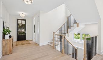 227 S Mitchell Ave, Arlington Heights, IL 60005