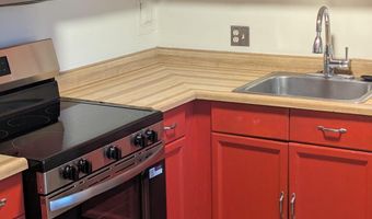 3210 S 28TH St 304, Alexandria, VA 22302