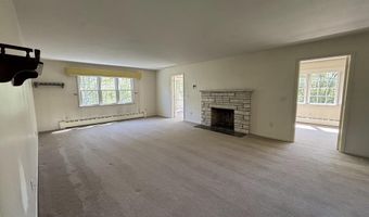 4 Noonan Ln, Albany, NY 12209
