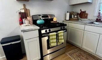 15854 Englewood Ave, Allen Park, MI 48101