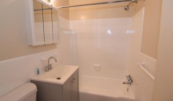 750 S DICKERSON St 414, Arlington, VA 22204