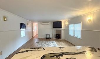 42 Maplewood Dr, Burrillville, RI 02839
