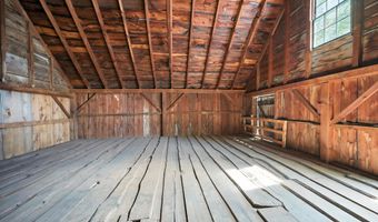 36 CHESTER St, Chester, NH 03036