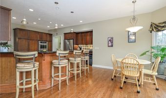 430 W Homestead Dr, Aurora, OH 44202